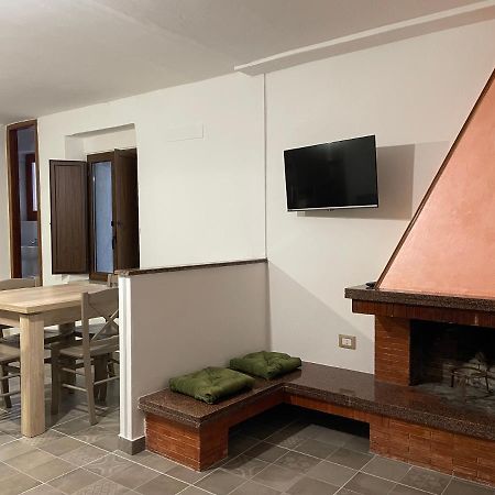 Angelina Al Borgo Apartment Aieta Exterior photo